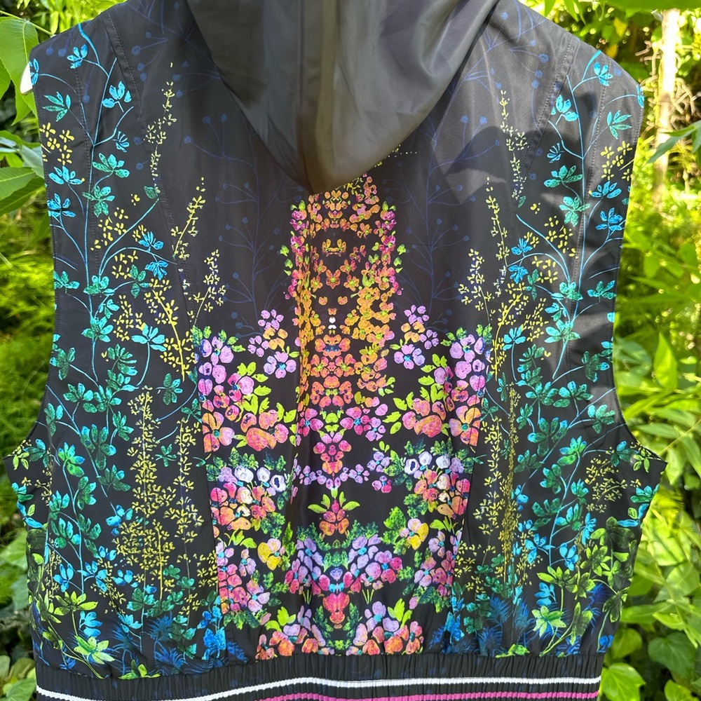 Johnny Was Black Vest with Vibrant Floral Design - Picture 16 of 16